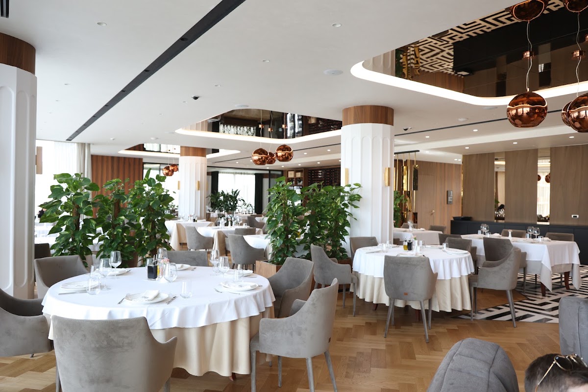 Marinaj Hotel