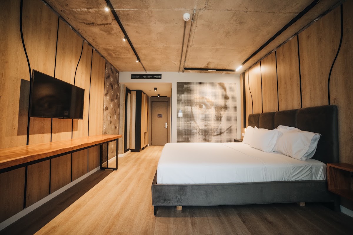 Amr Hotel