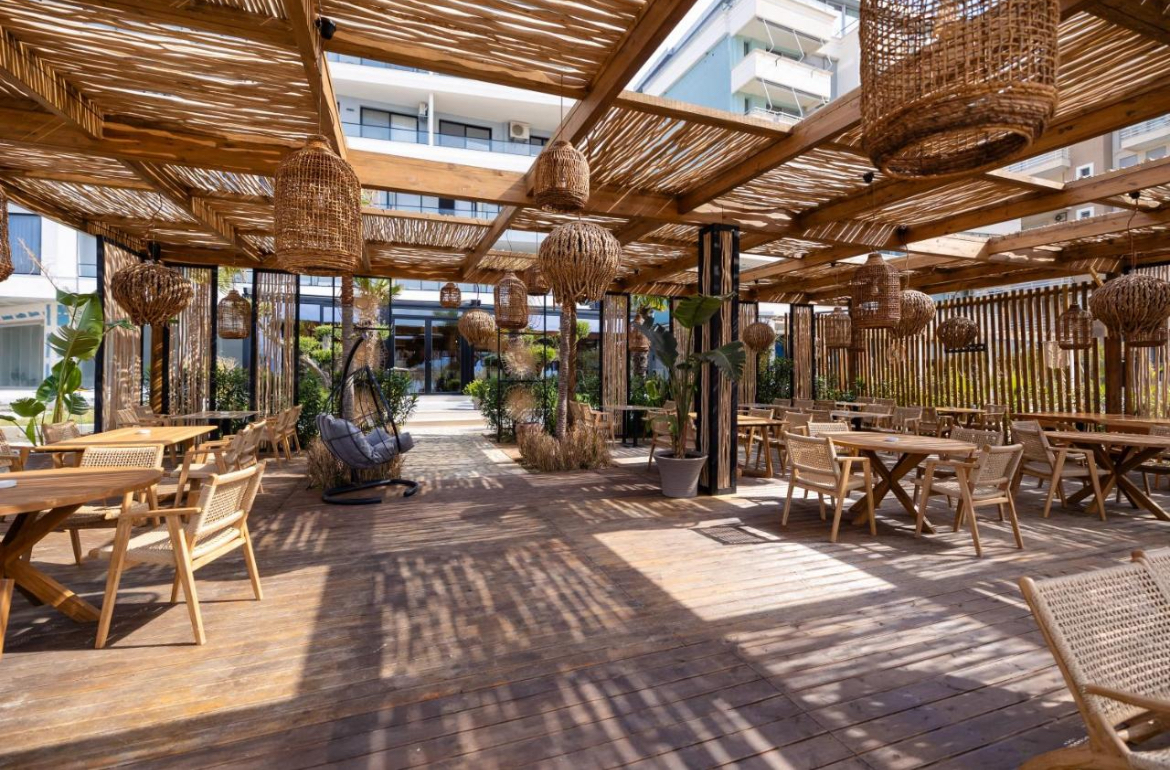 Sea & Sand Hotel, Vlore
