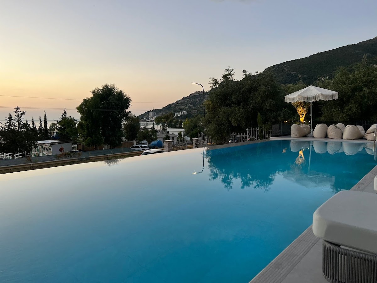 Mazarine Hotel and Restaurant