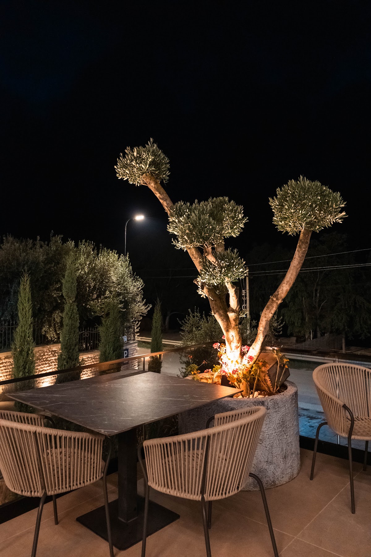 Mazarine Hotel and Restaurant