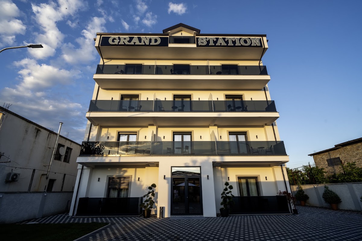 Grand Station Hotel