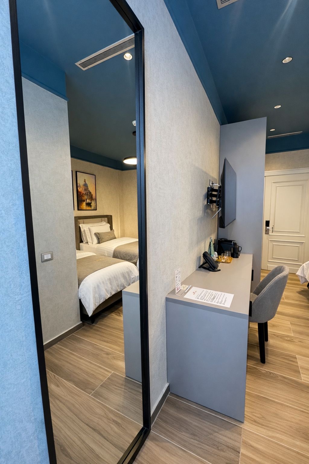 Floir Hotel