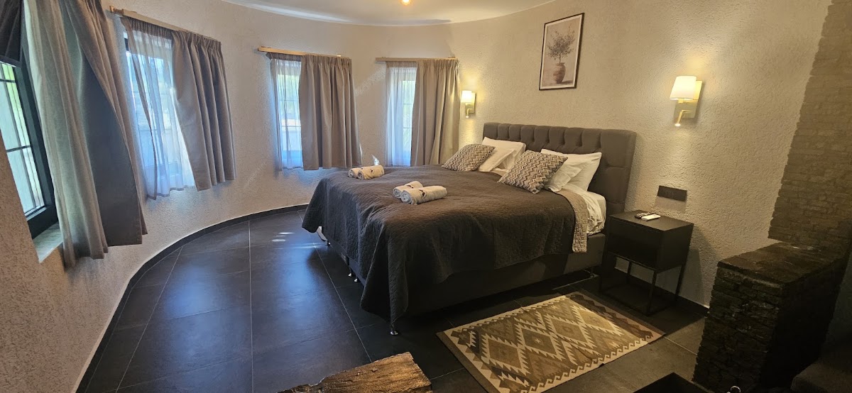 Berat River House boutique hotel
