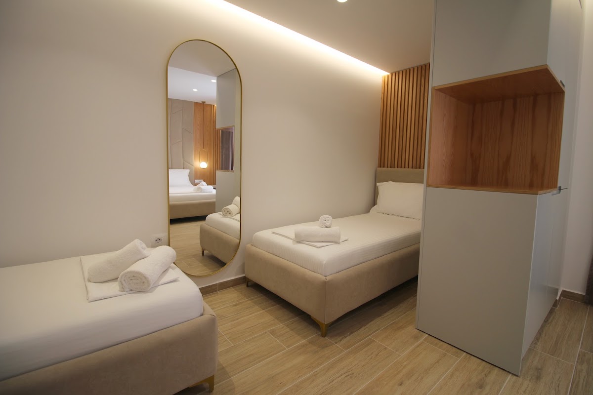 Julia Hotel