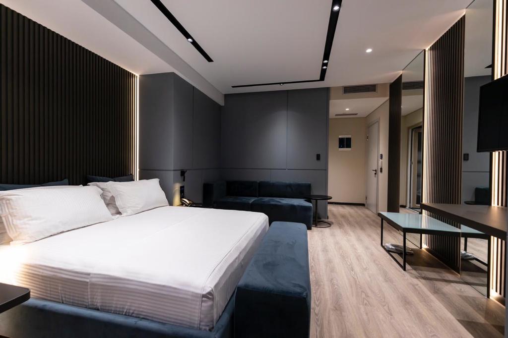 Demi Hotel