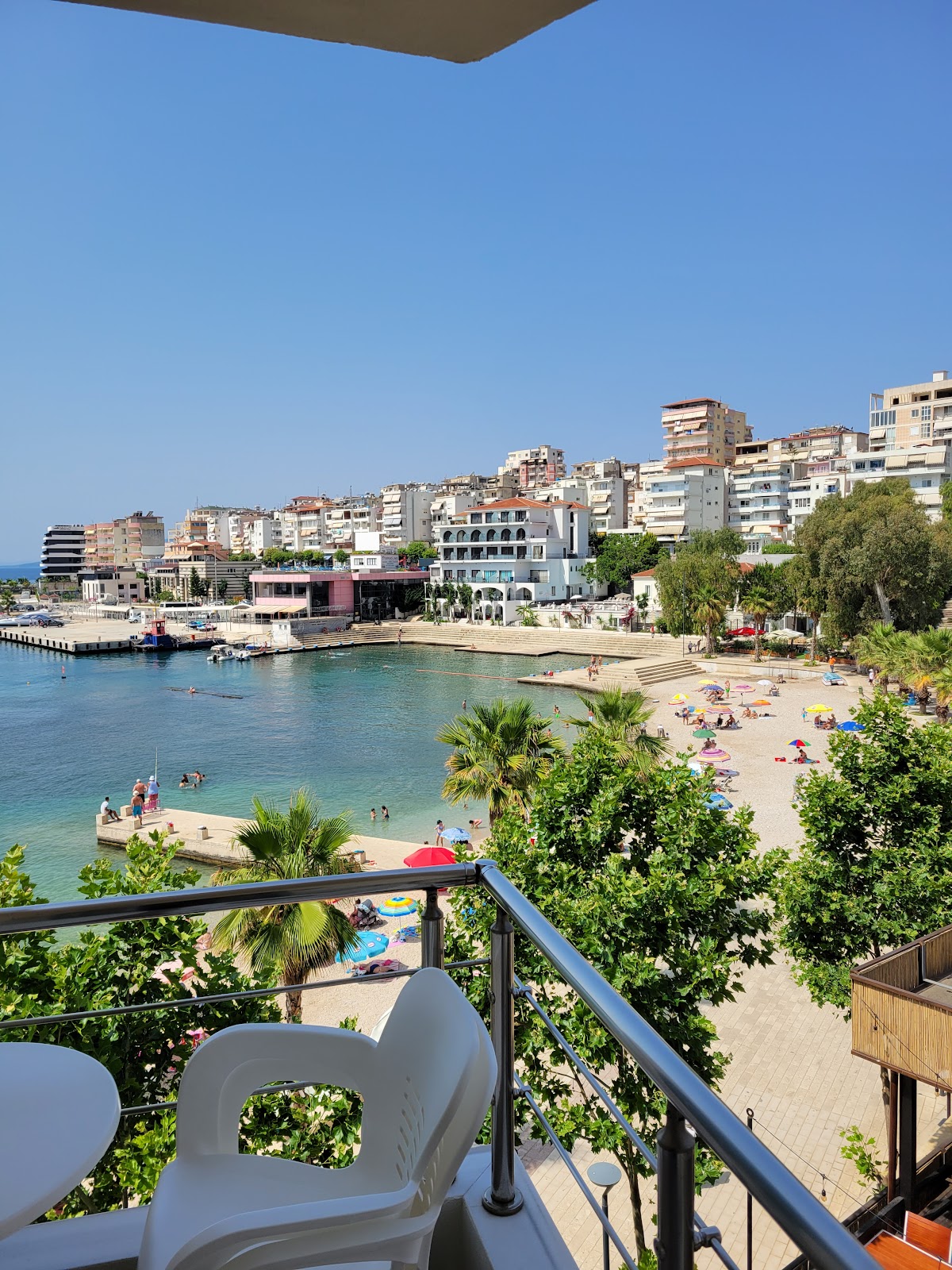 Titania Hotel, Sarande