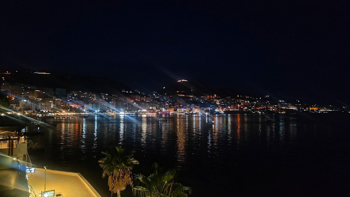 Titania Hotel, Sarande