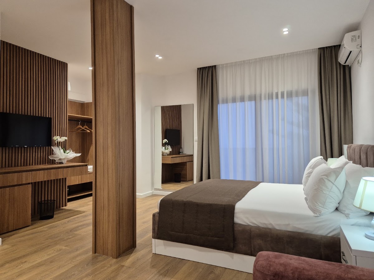 ORCHIDS Hotel