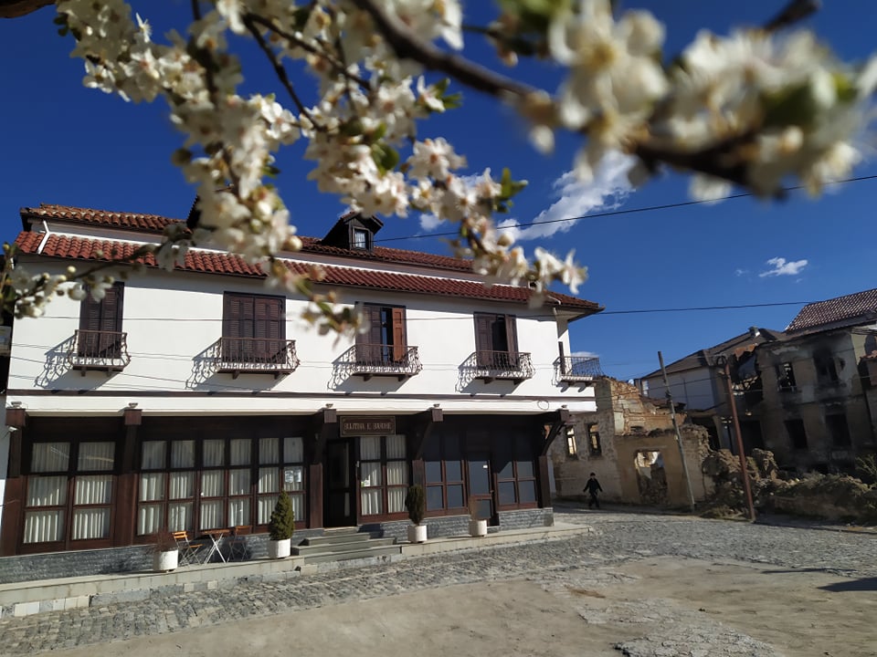 Hotel Bujtina e Bardhë
