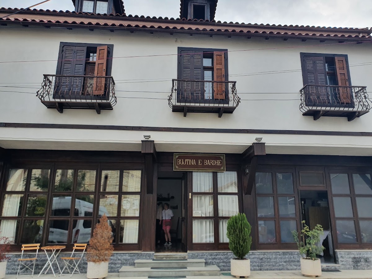 Hotel Bujtina e Bardhë