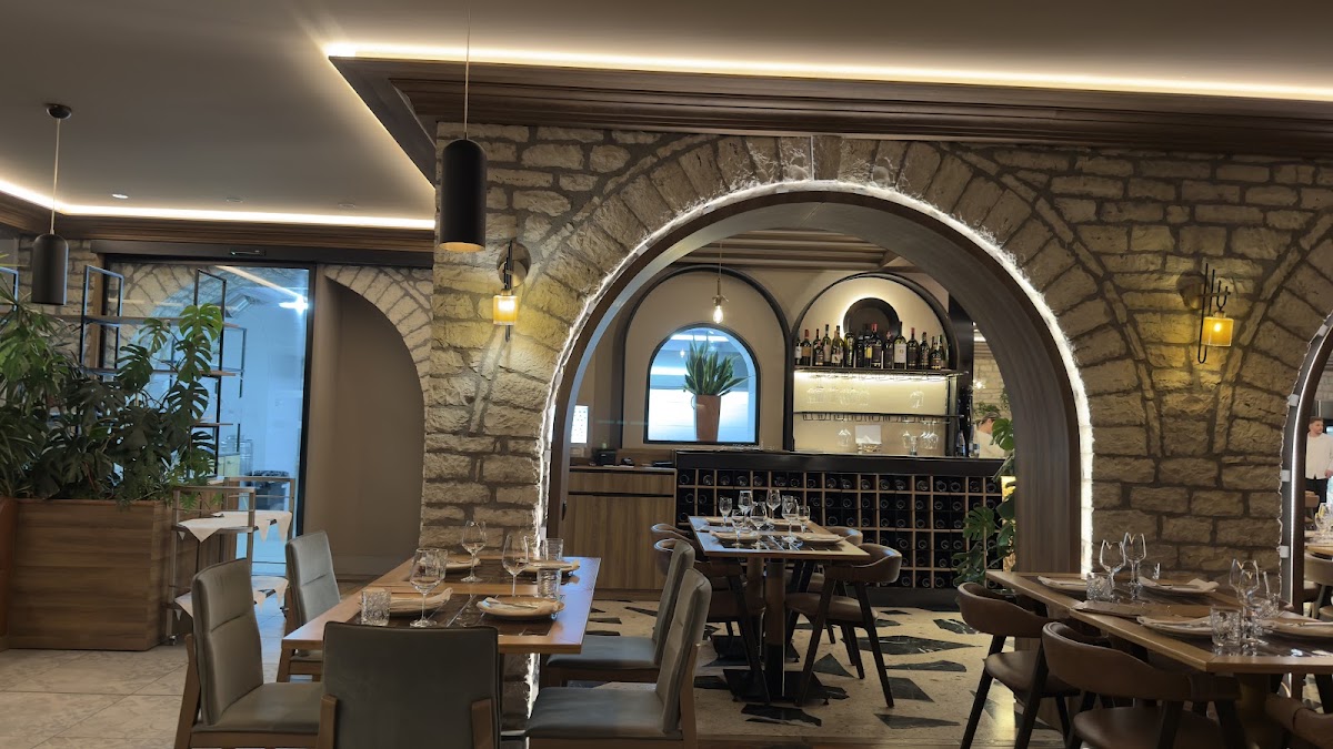 MAJA Restaurant
