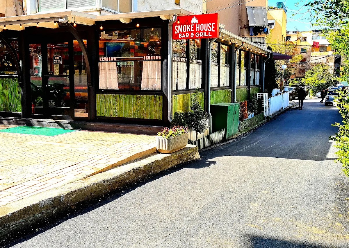 Smoke House Bar & Grill