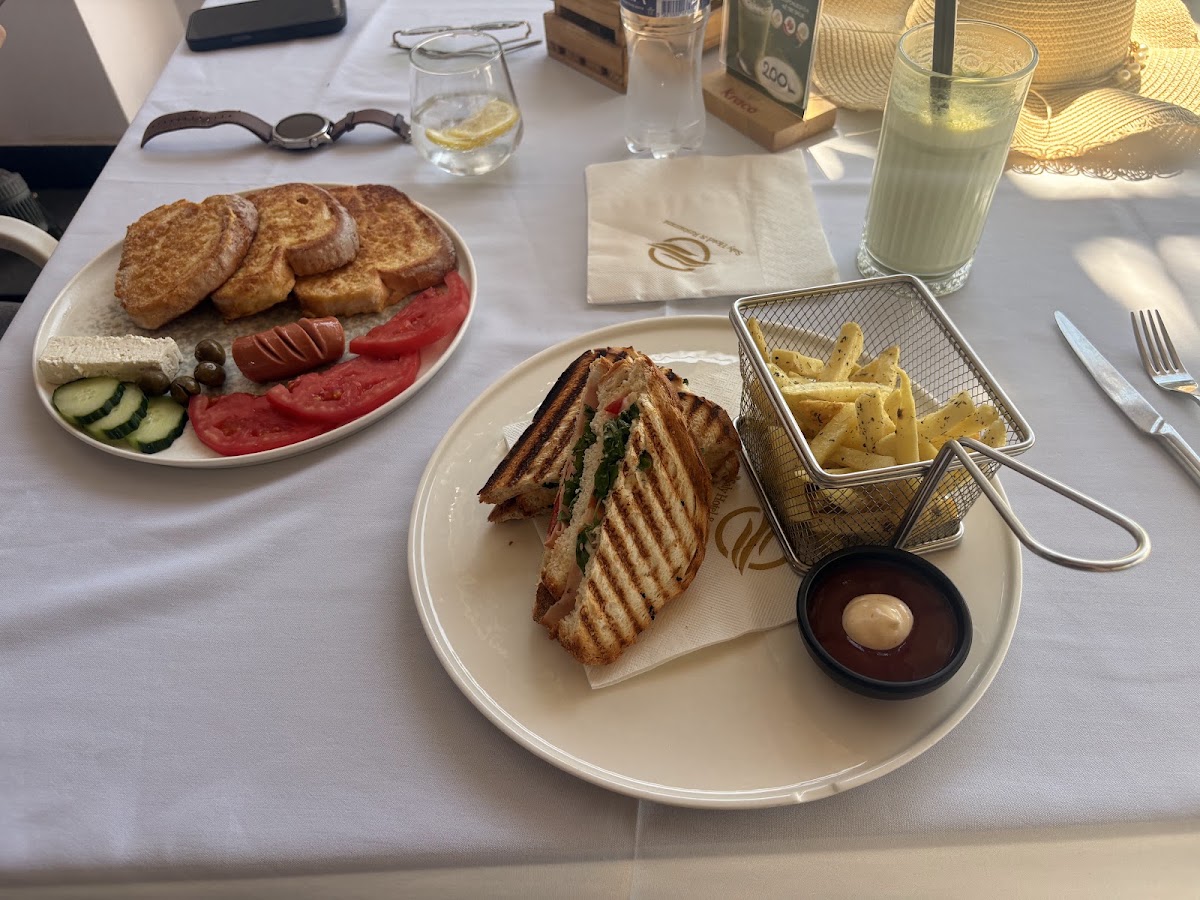 Saly Restaurant