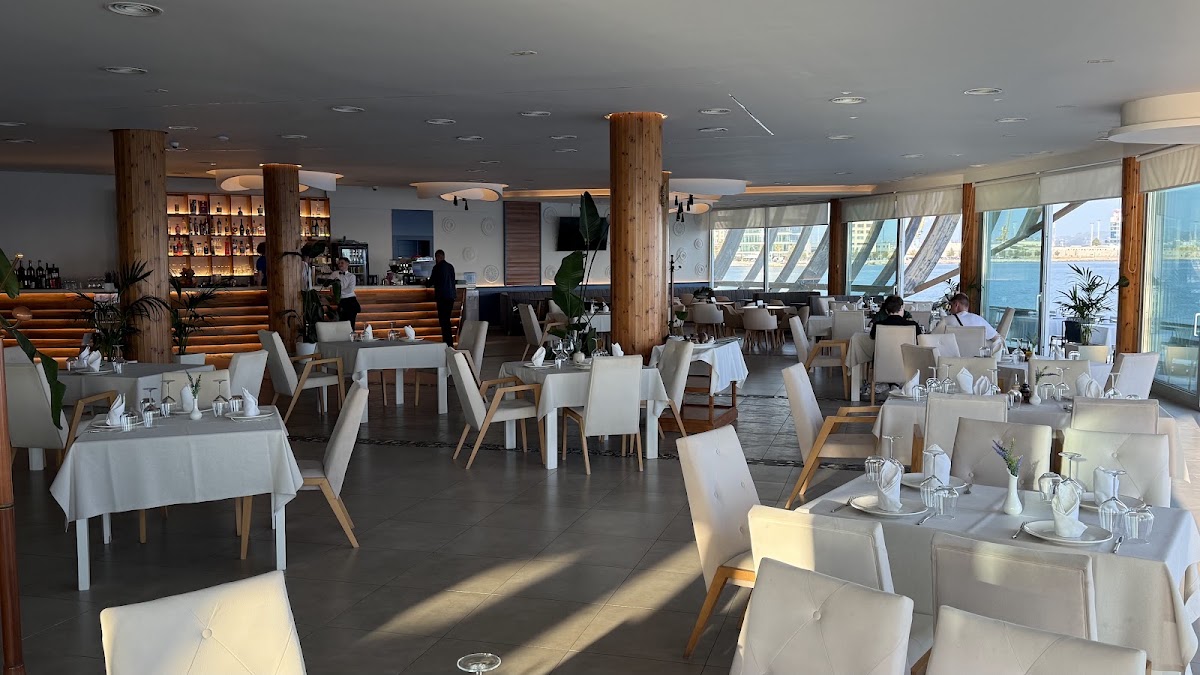 Ventus Harbor Restaurant