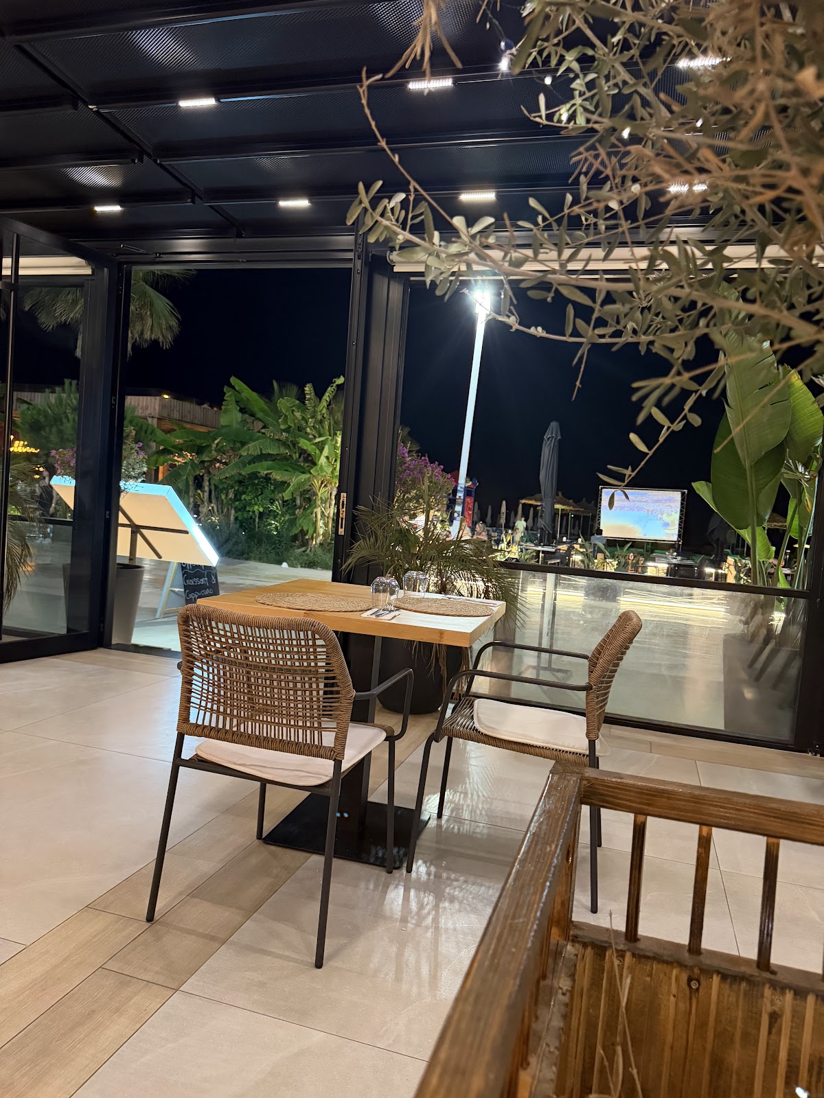 Zena Seaside Restaurant Traditional & Mediterranean Cuisine
