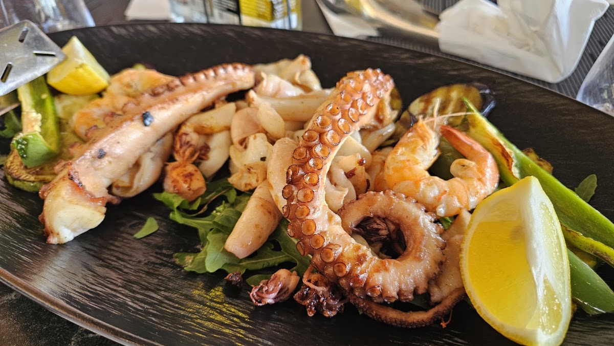 Zena Seaside Restaurant Traditional & Mediterranean Cuisine