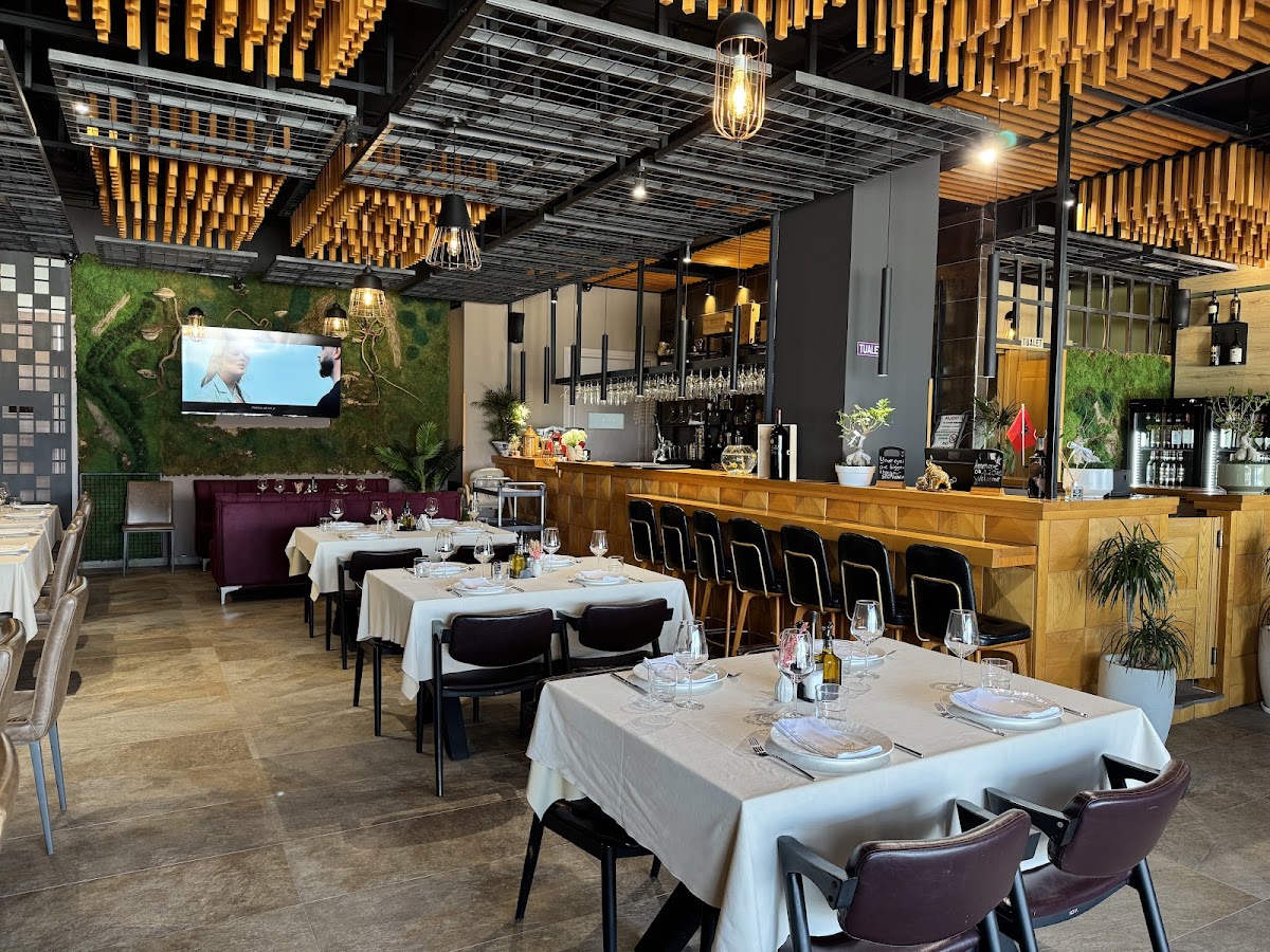 Ammare Restaurant