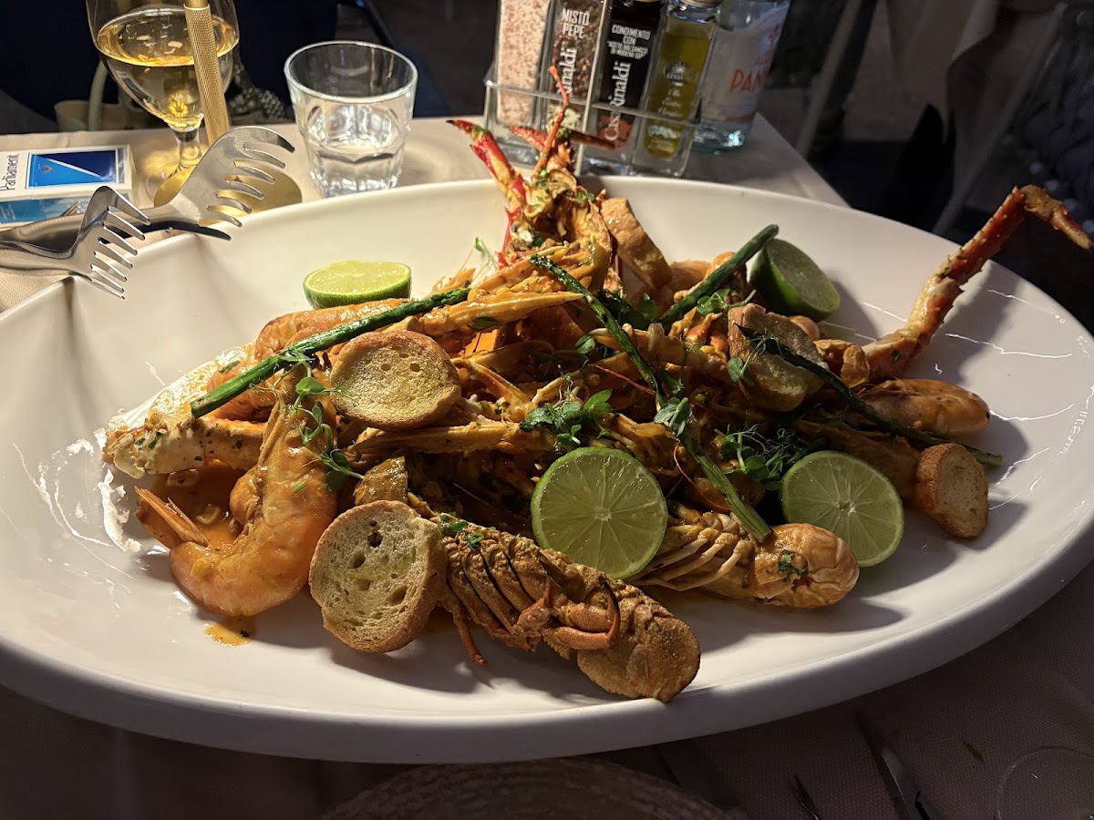 Paradise Beach Restaurant (Vlore)