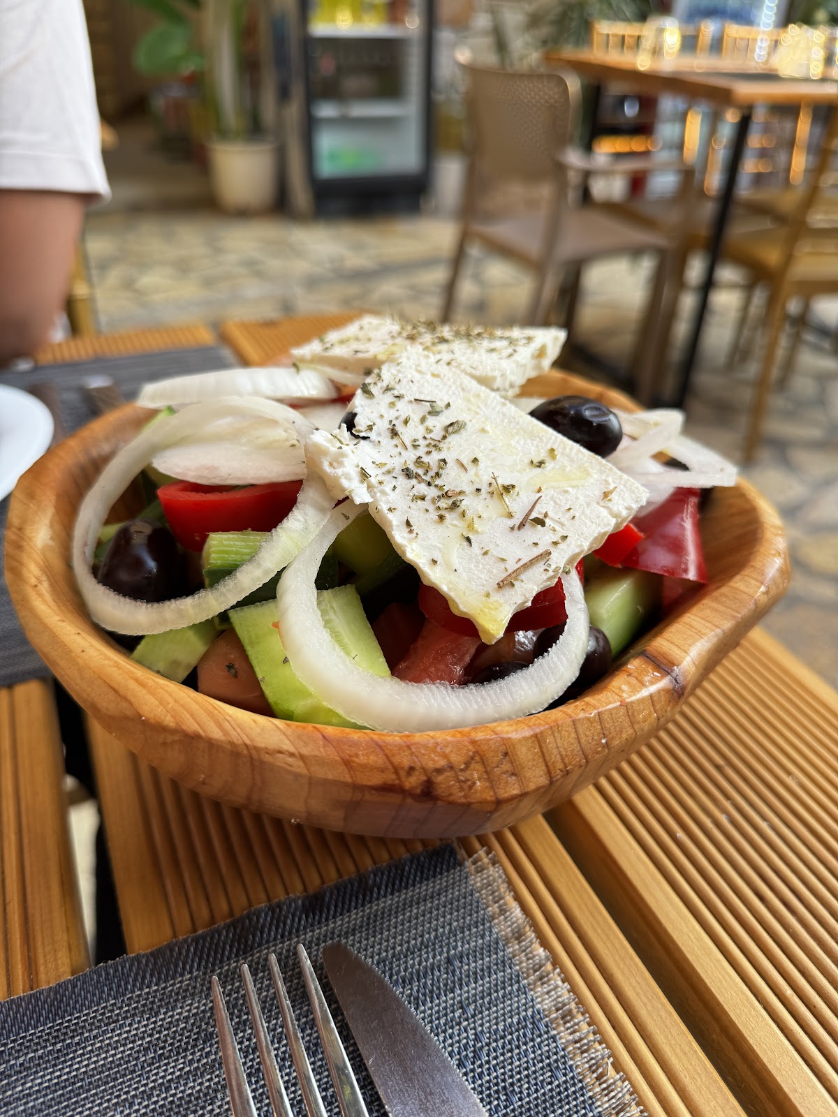 Taverna Arial