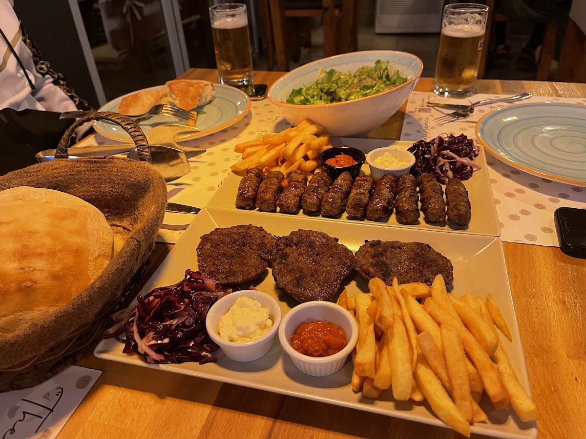 Fisi Restaurant - Traditional Food