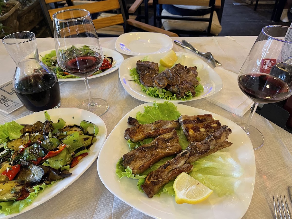 La Baraca Bar & Grill