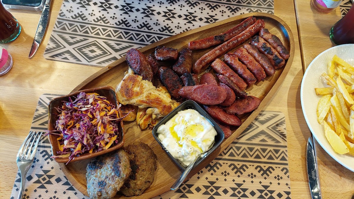 Kuzin Restaurant