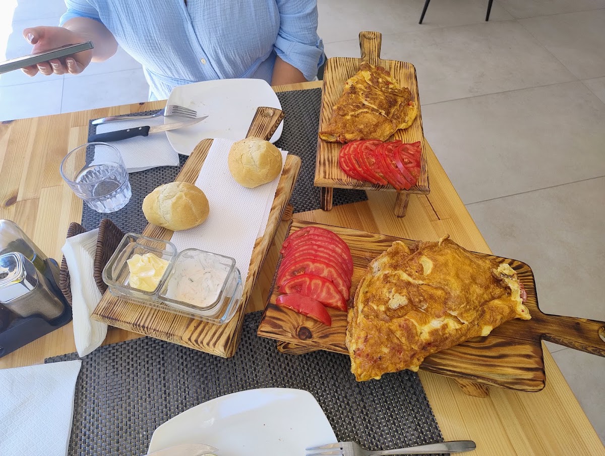 Traditional Table Sarande