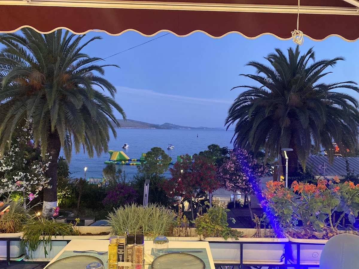 Balcony Restaurant