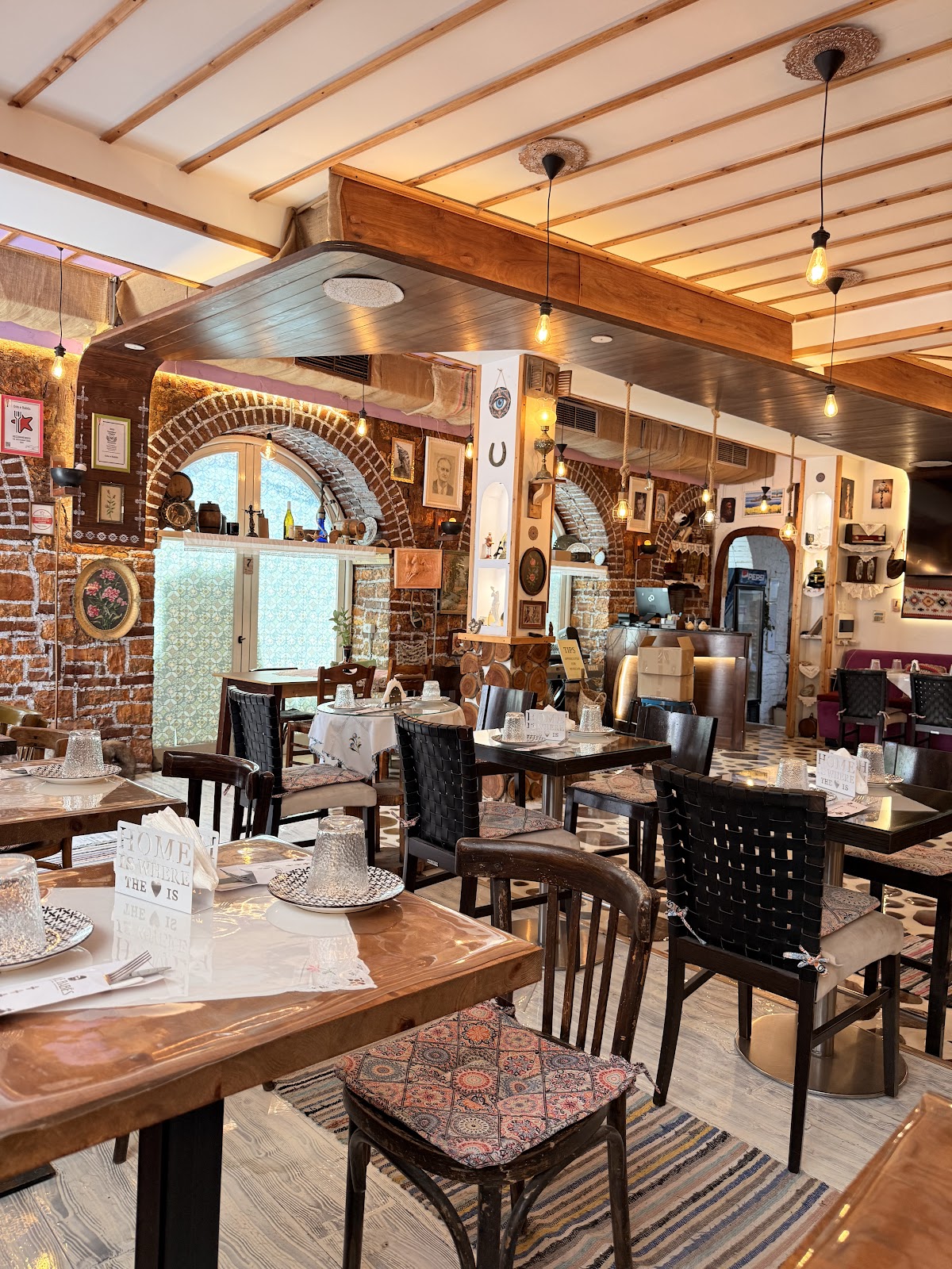 Oda e Babës - Authentic Traditional Restaurant Saranda
